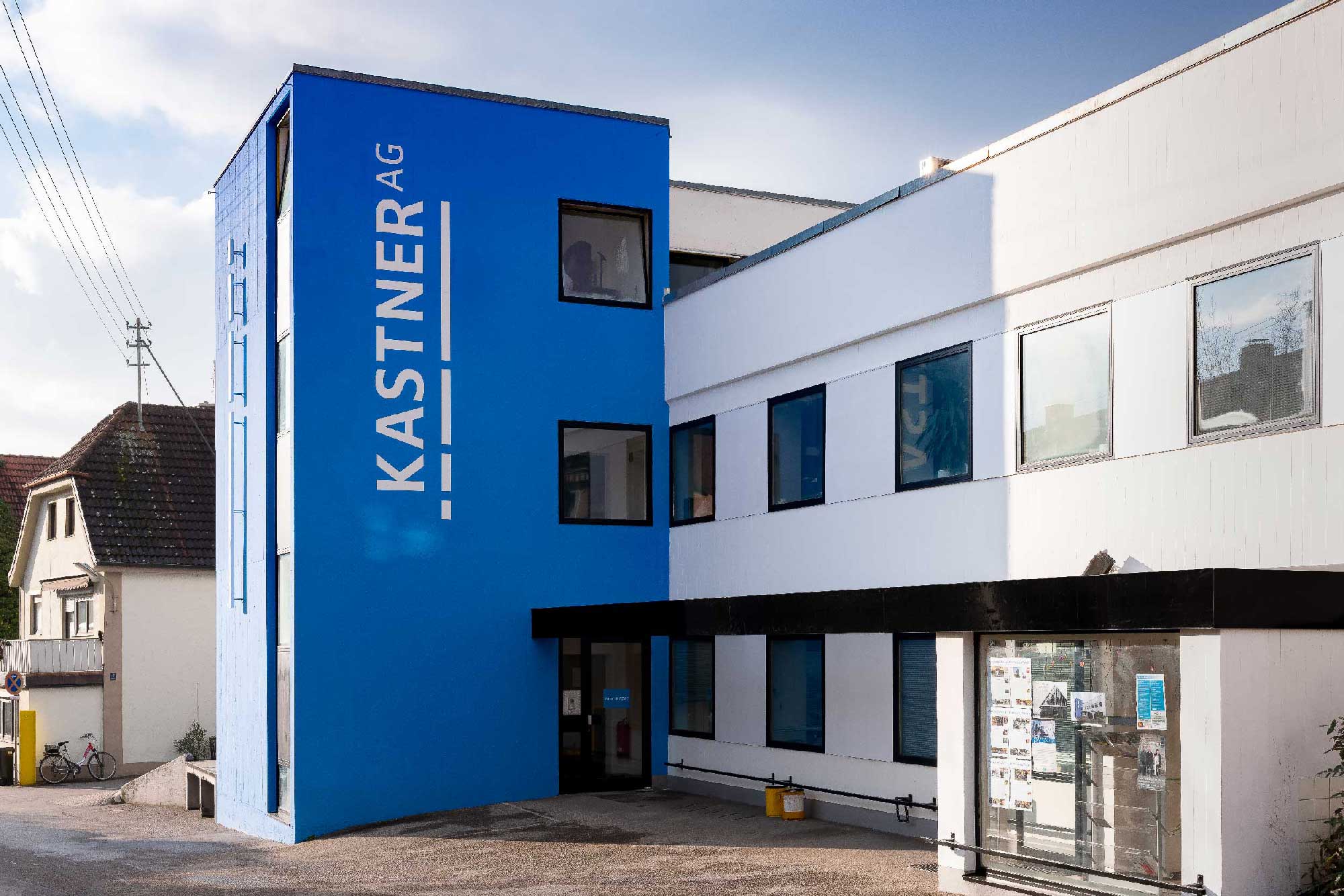 A photo shows the company building of Kastner AG and the branded space.
