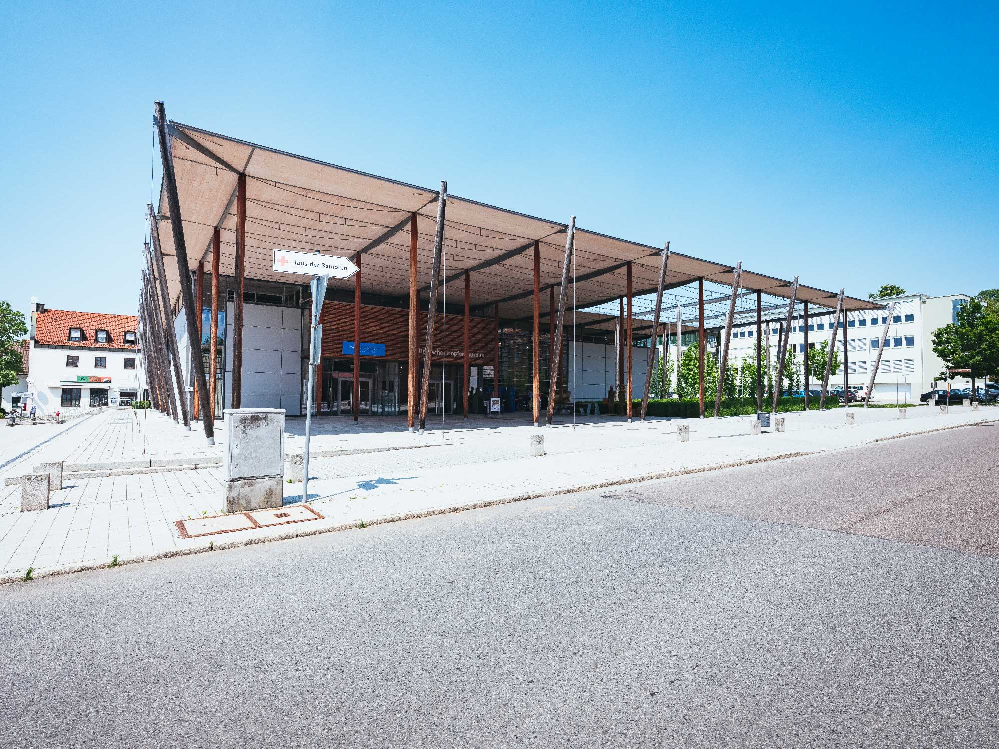 This photo shows the Hop Museum in Wolnzach, where the Kastner AG organizes exhibitions of international artists.