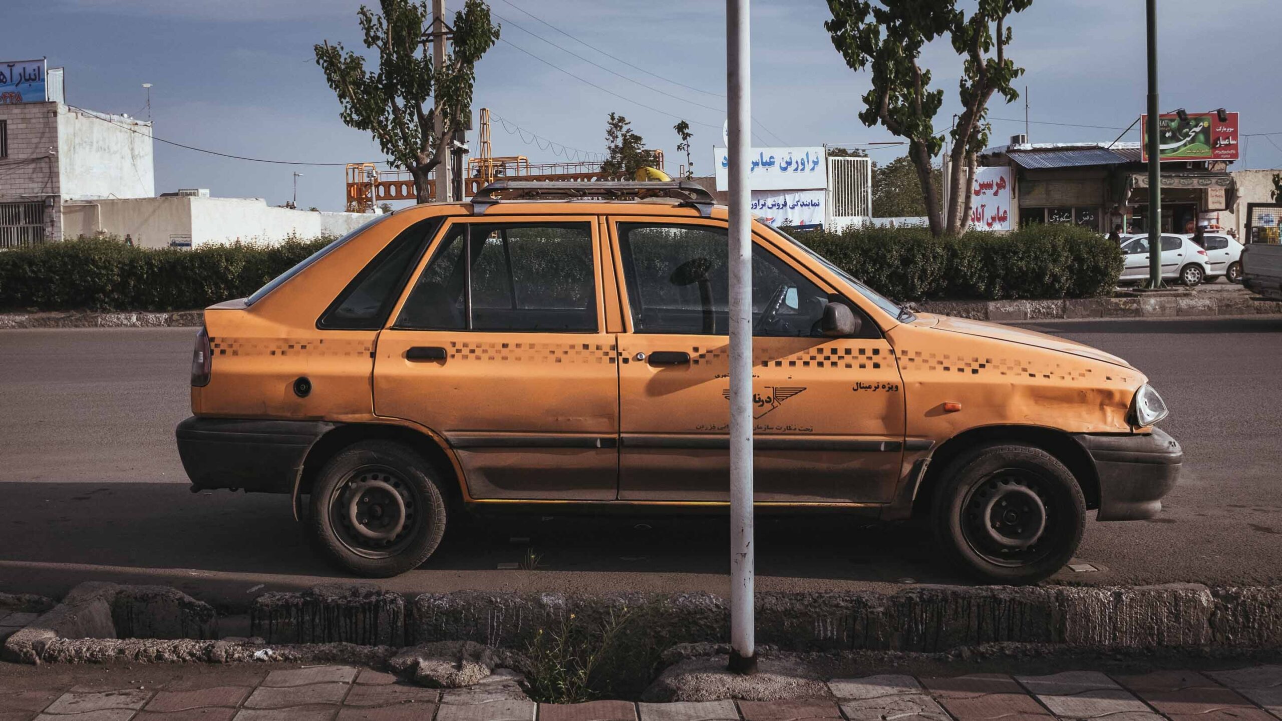 Dieses Bild zeigt ein Auto. Aufgenommen im Iran 2018.