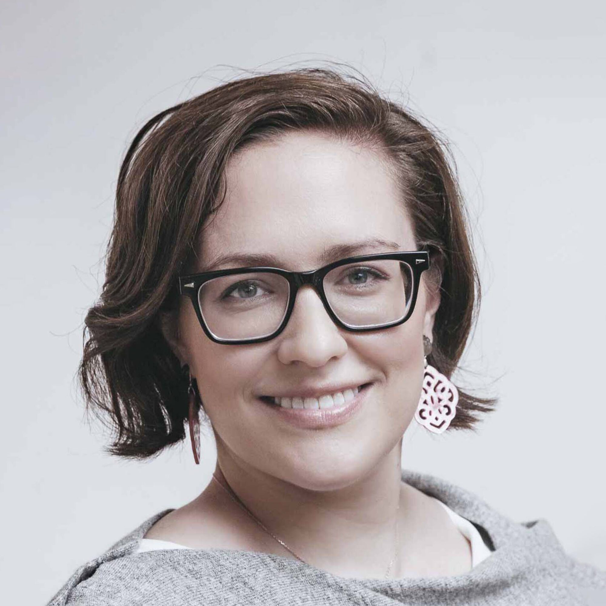 Portraitfoto von Bettina Denk, Steuerberaterin in Kanzlei Denk und Umgeher. Foto von Philip Reitsperger, Identity Lab Wien.