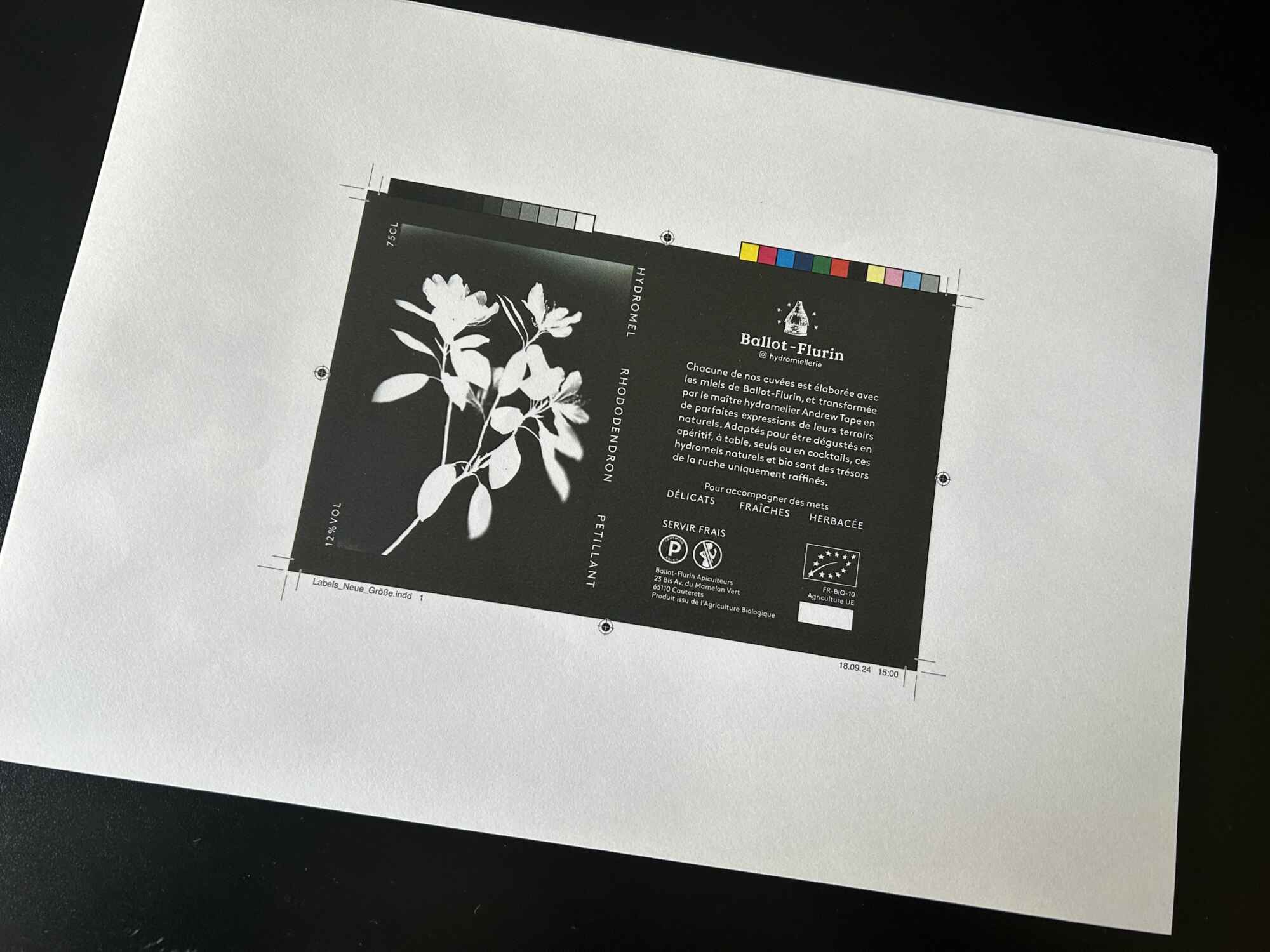 Probedruck des Labels für Ballot Flurin, Bio Honig Met aus Frankreich. Entworfen von Designstudio Identity Lab in Wien.
